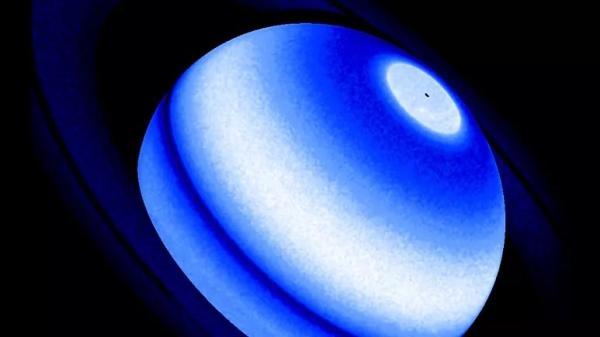 هابل رازی درباره حلقه های سیاره زحل را پس از 40 سال کشف کرد